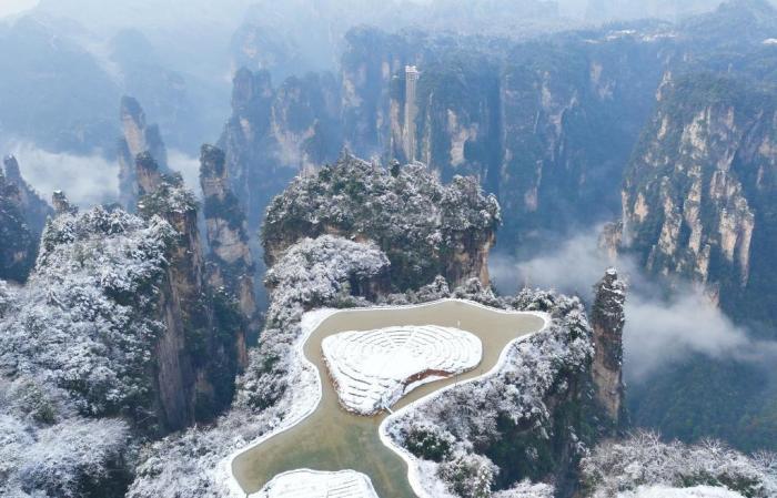 張家界雪后初霽 峰林如畫