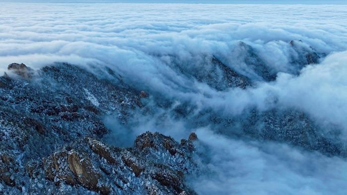 河南堯山：初雪新霽 云?？澙@